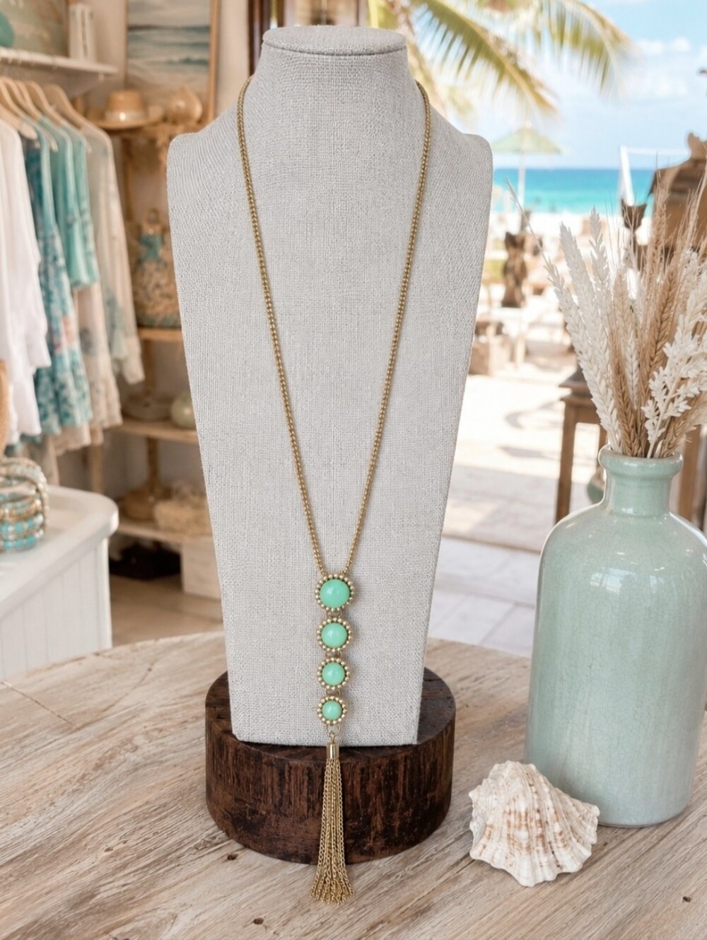 Charming Charlie Mint Green Jadeite Gold Tone Tube Mesh Statement Necklace NWOT